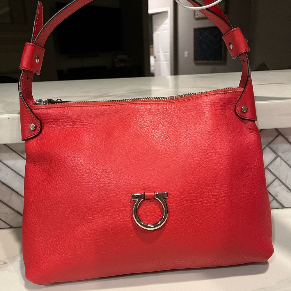 Salvatore Ferragamo Gancini AU-21 B717 Women's Leather Shoulder Bag